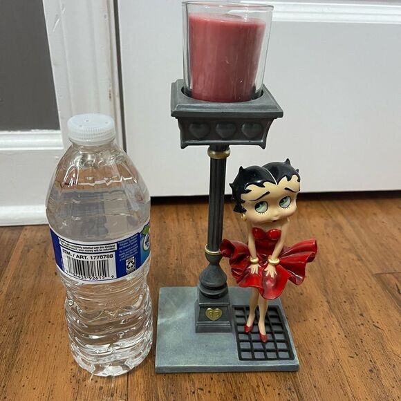 ⚡️SPRING CLEAN SALE⚡️ Betty Boop "What A Breeze" Lighted Figurine Candleholder - Picture 2 of 8
